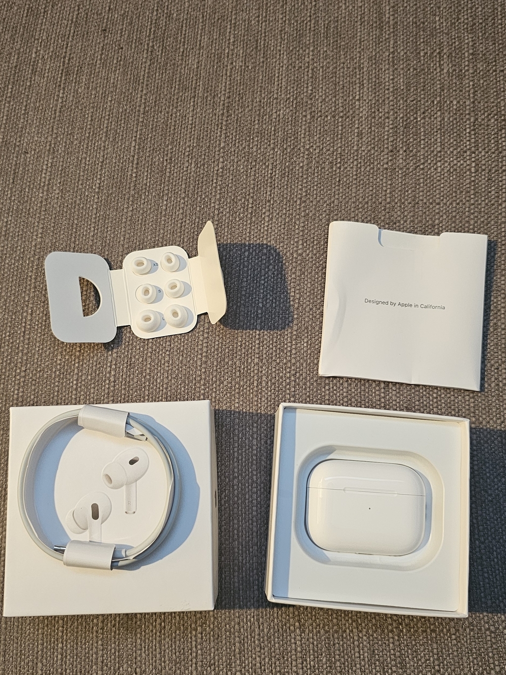 Apple AirPods Pro2 with Extra Tips in White